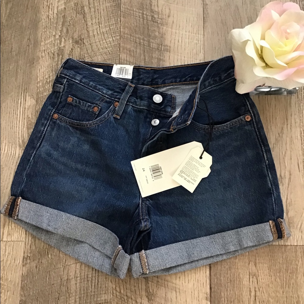 LEVI’S 501 CLASSIC ROLLED UP MID RISE SHORTS🎀 - Picture 3 of 6